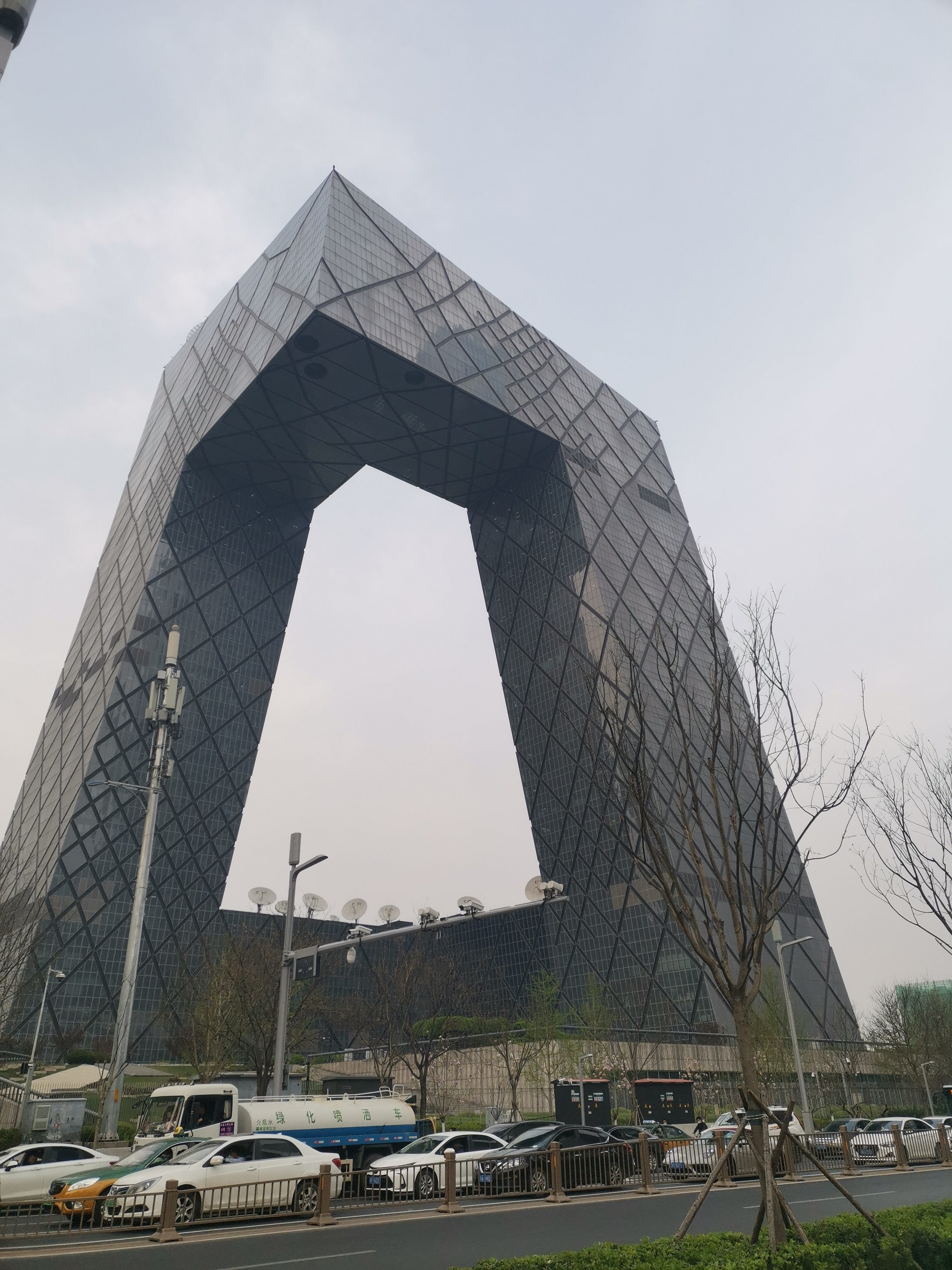 010-68508818地址:北京市朝阳区东三环中路32号(近光华路)标签:科教