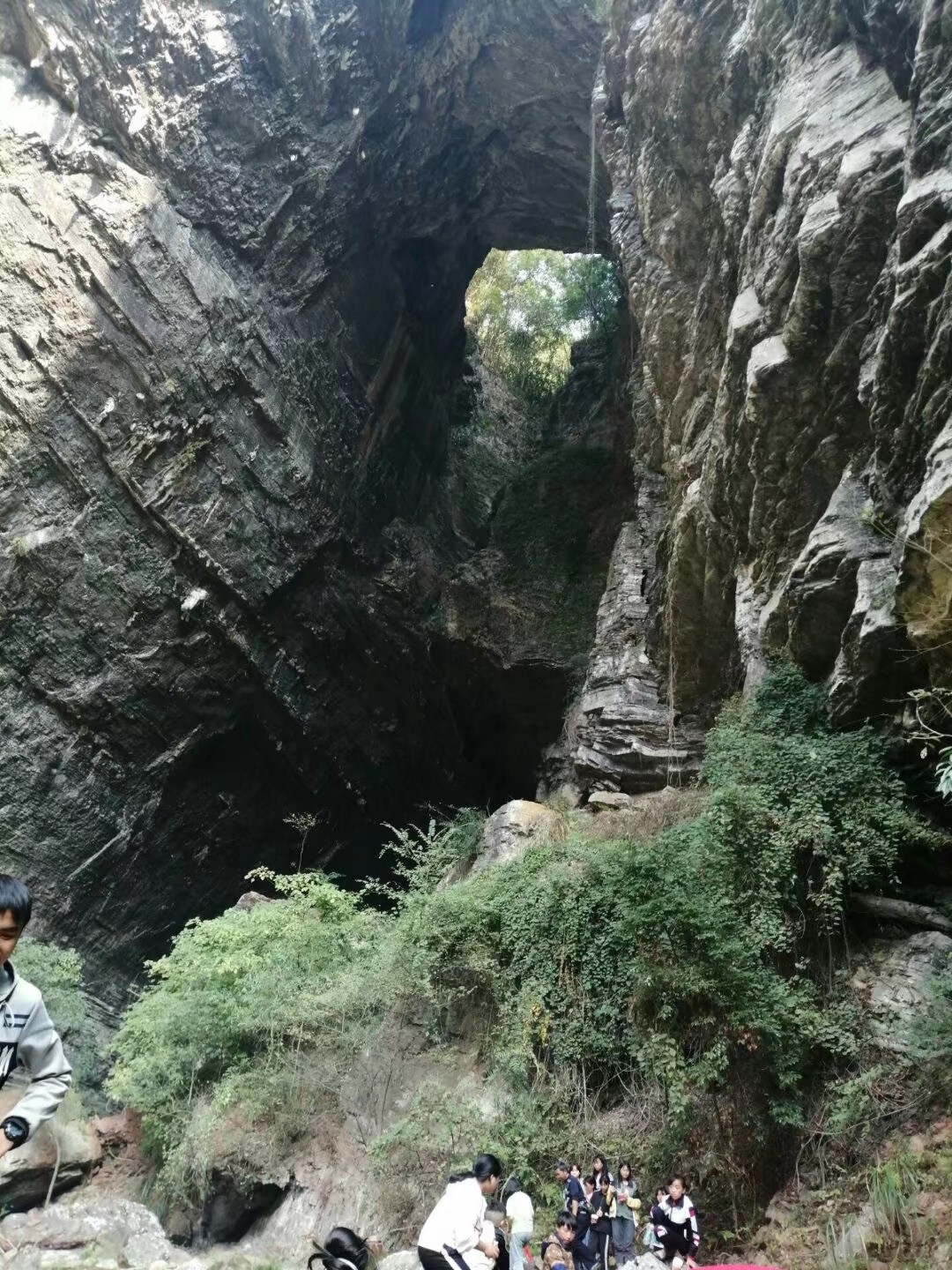 穿洞旅行图片 1