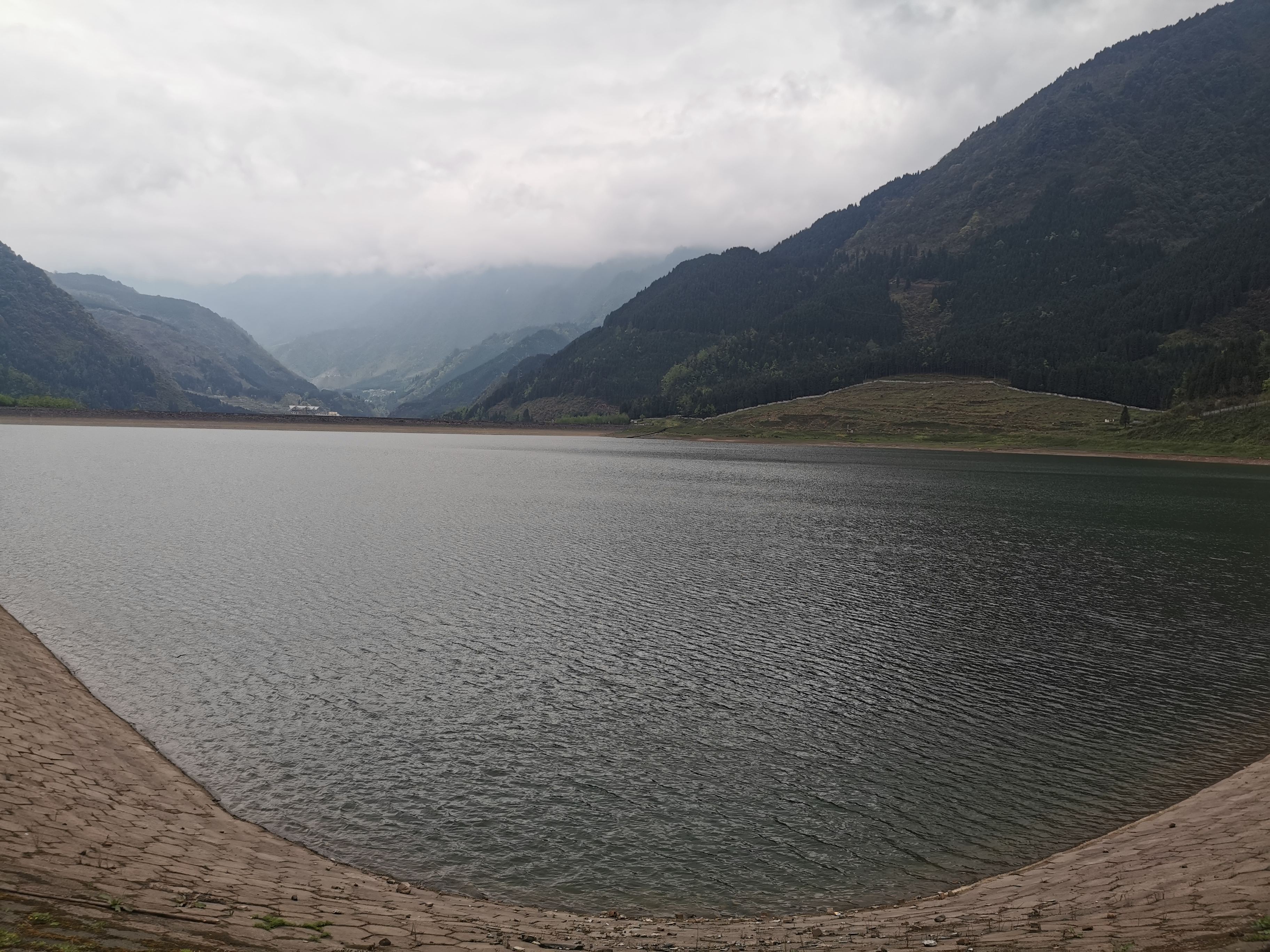 依乌湖旅行图片