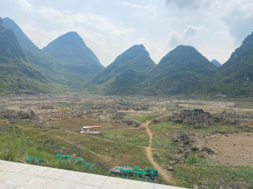 神秘湖旅行图片 1