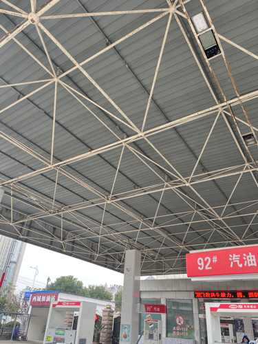 西城加油站