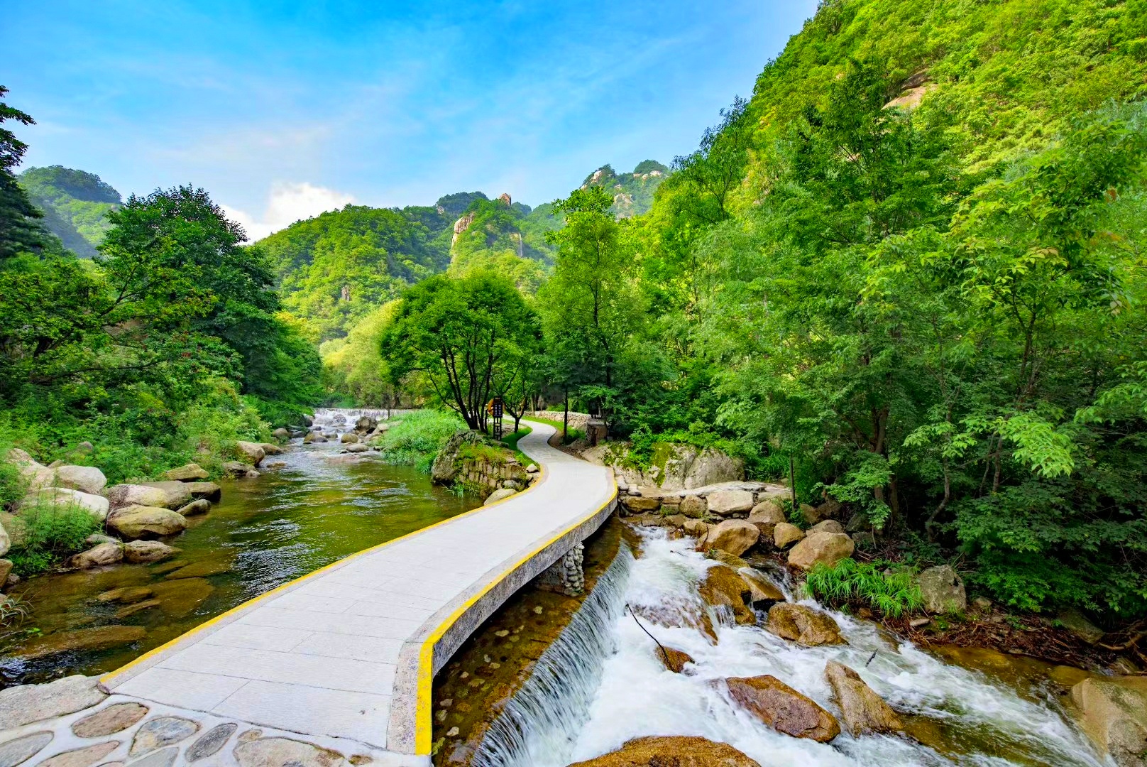 天河大峡谷旅游度假区