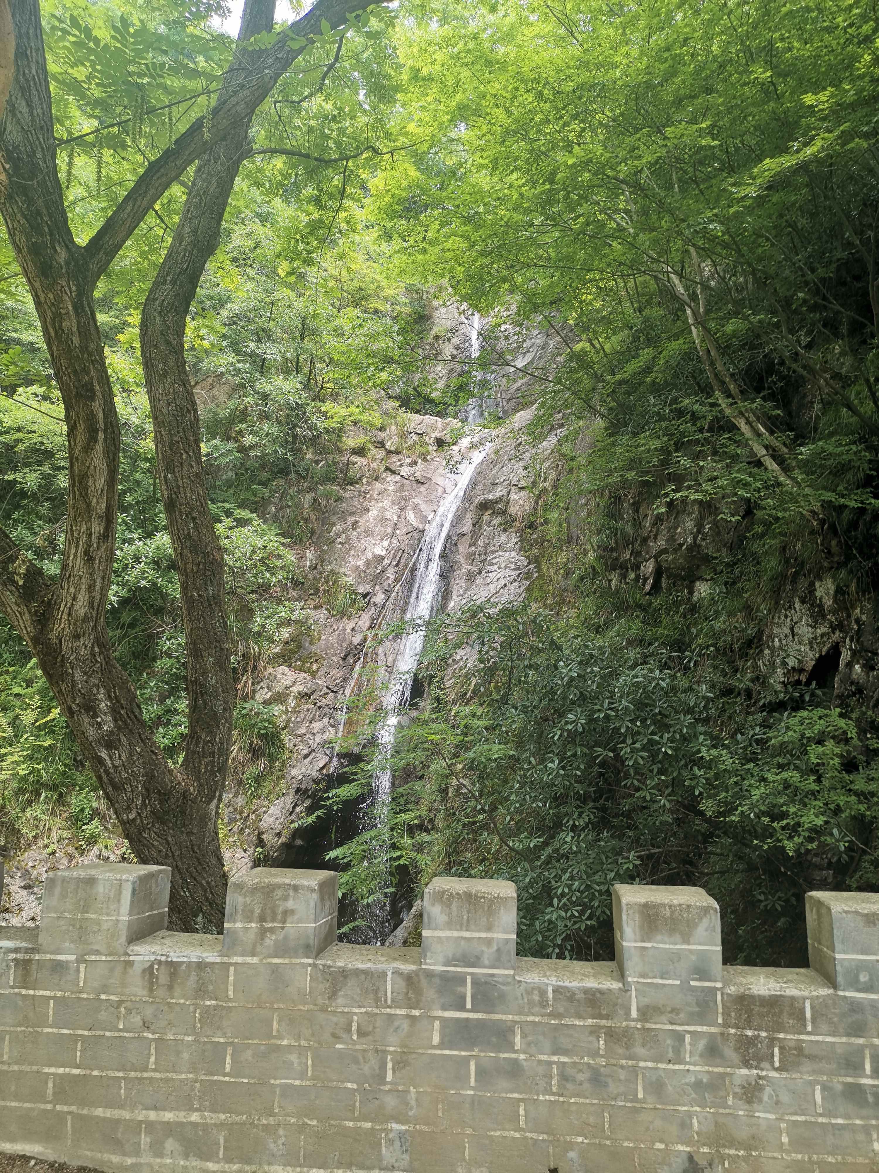 四叠龙井瀑布