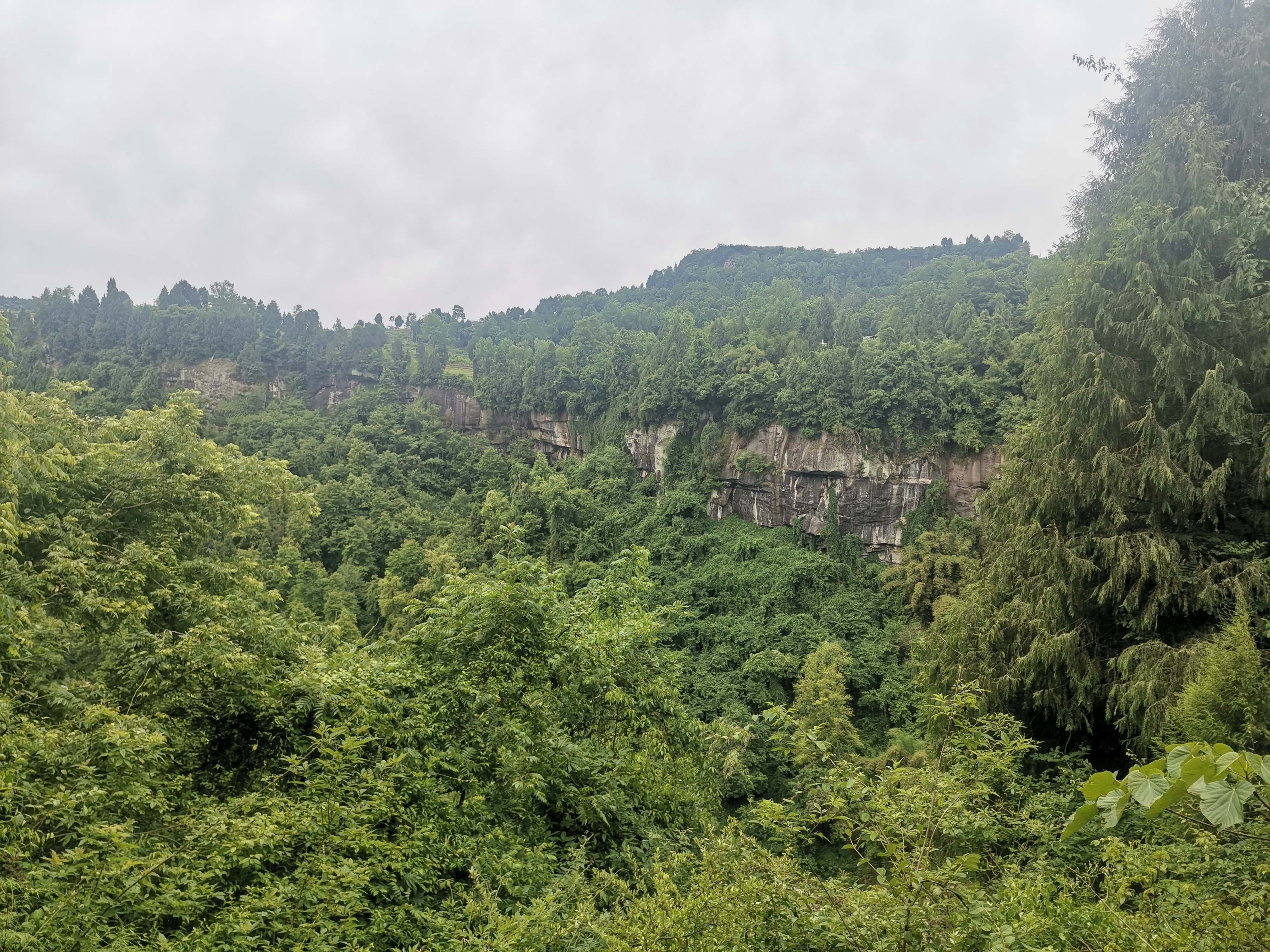 宣汉红岭豆城高洞瀑布旅行图片 1