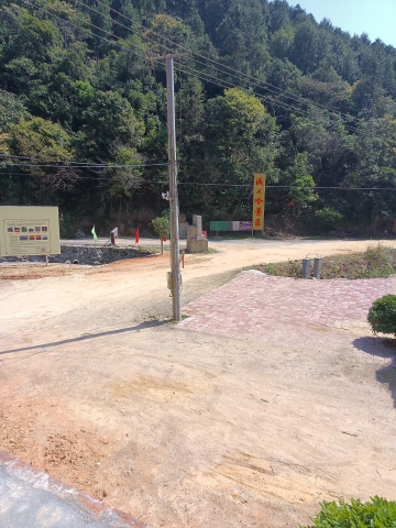 北流市成人岭奇石沟茶山湖景区旅行图片 1