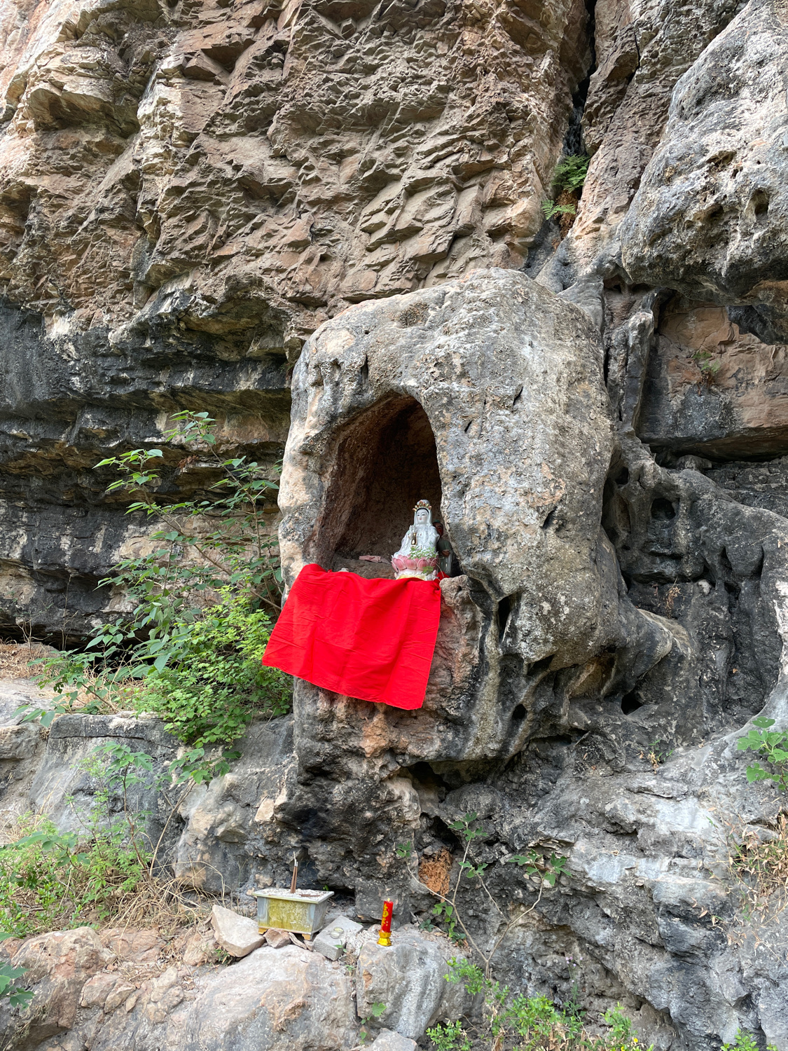 药师佛弥勒佛千佛洞旅行图片 1