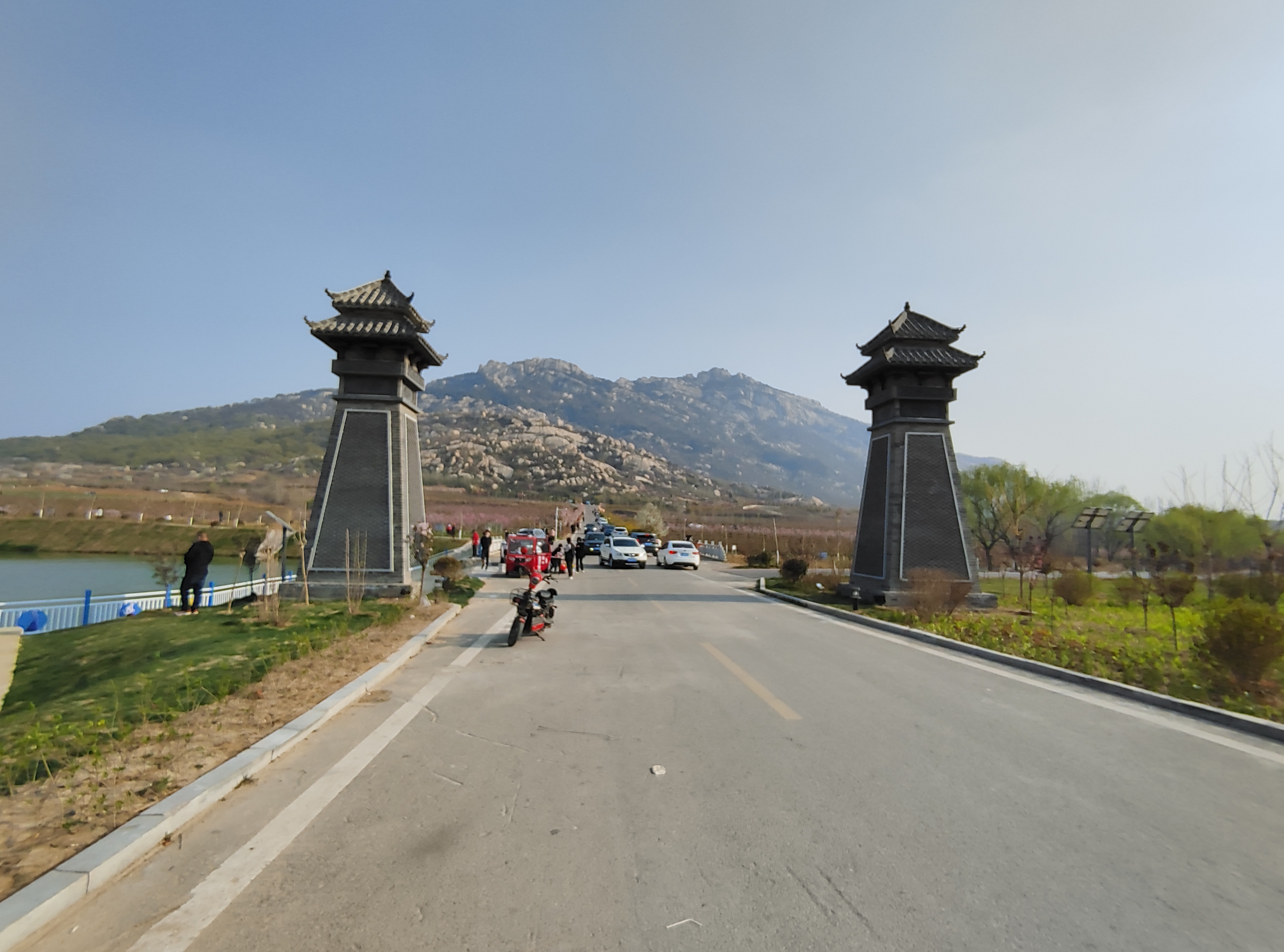峄山镇龙韵广场旅行图片 3
