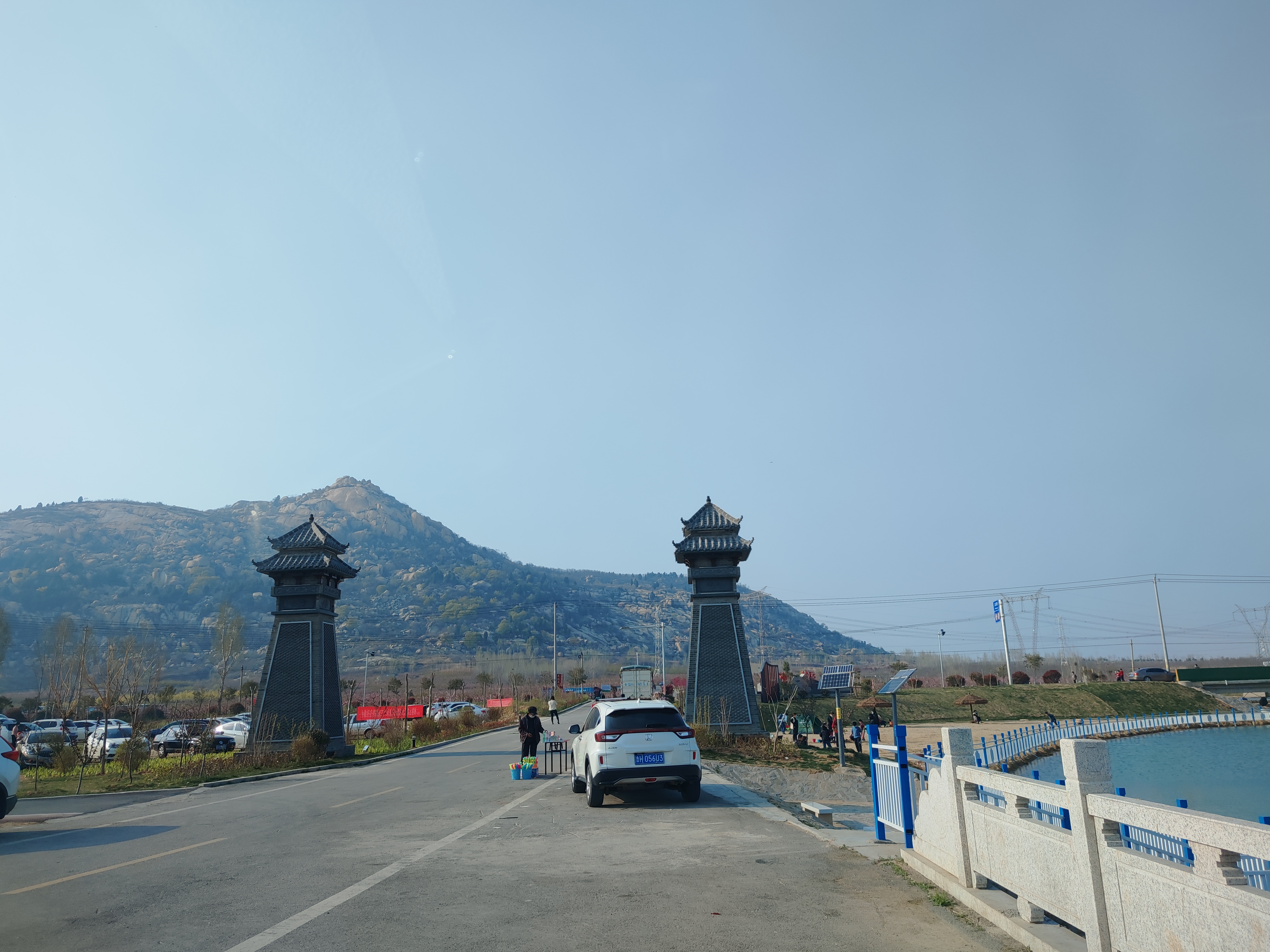峄山镇龙韵广场旅行图片 1