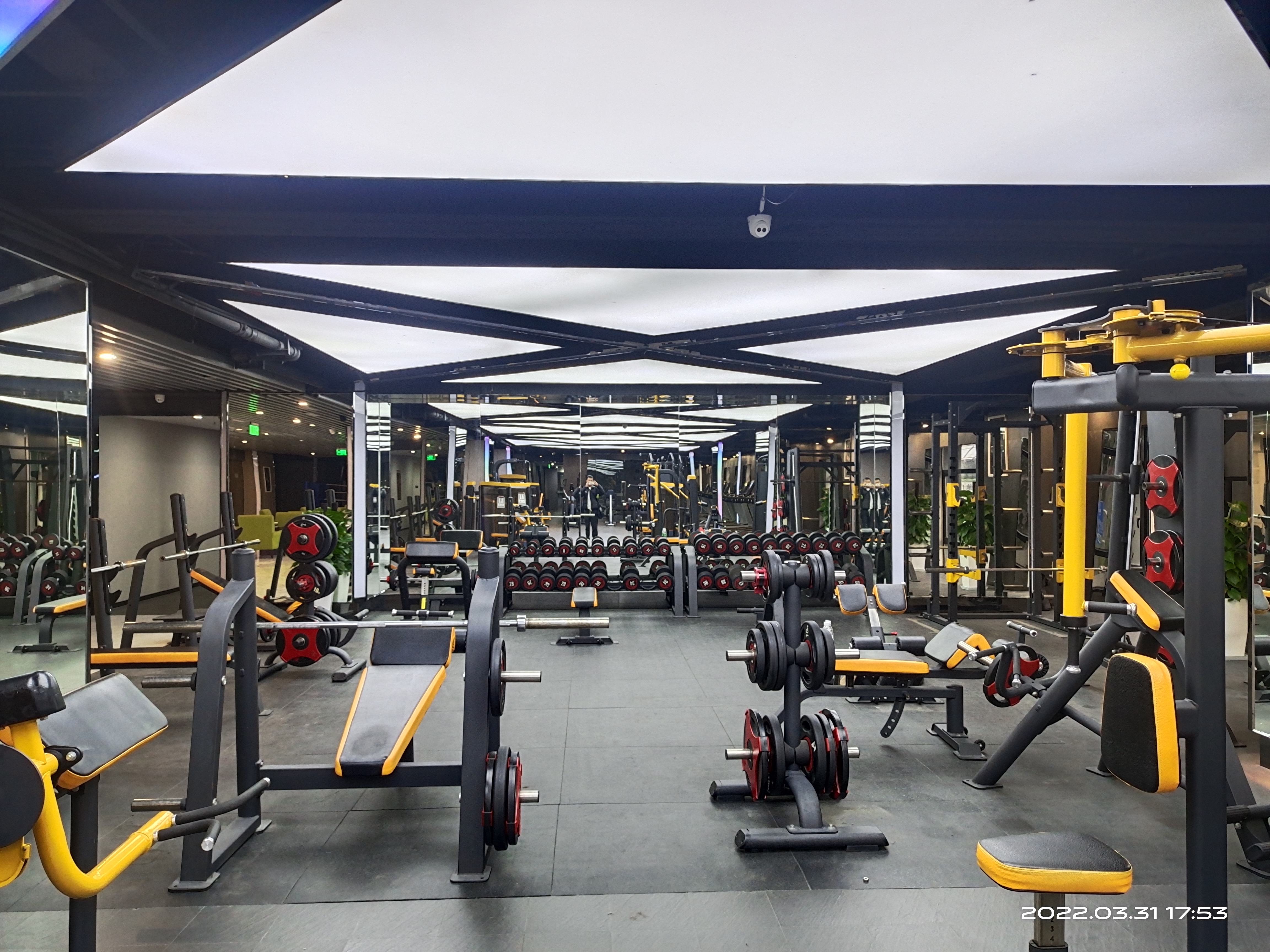 场地封面-名人游泳健身